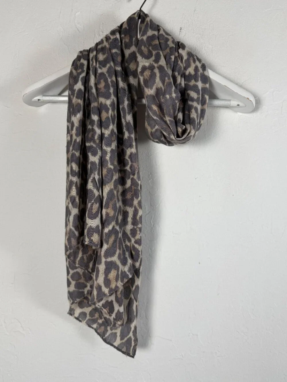 Coach Womens Leopard Animal Print Scarf 64x21 Beige & Gray Lightweight